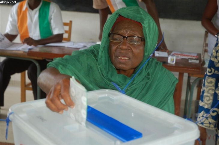 Côte d`Ivoire: fermeture des bureaux de vote après une élection historique